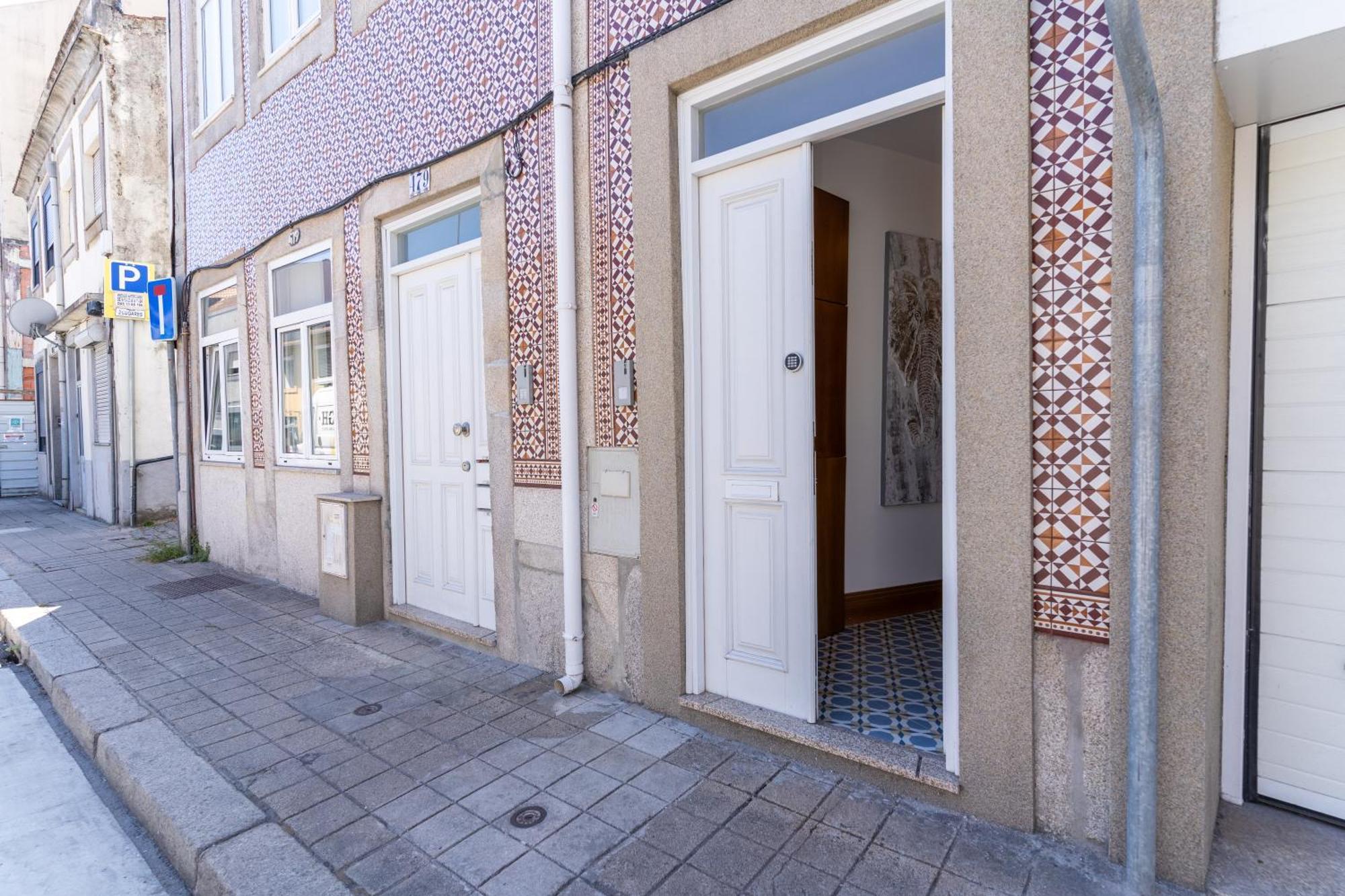 Cozy Nest Hostel Porto Exterior photo