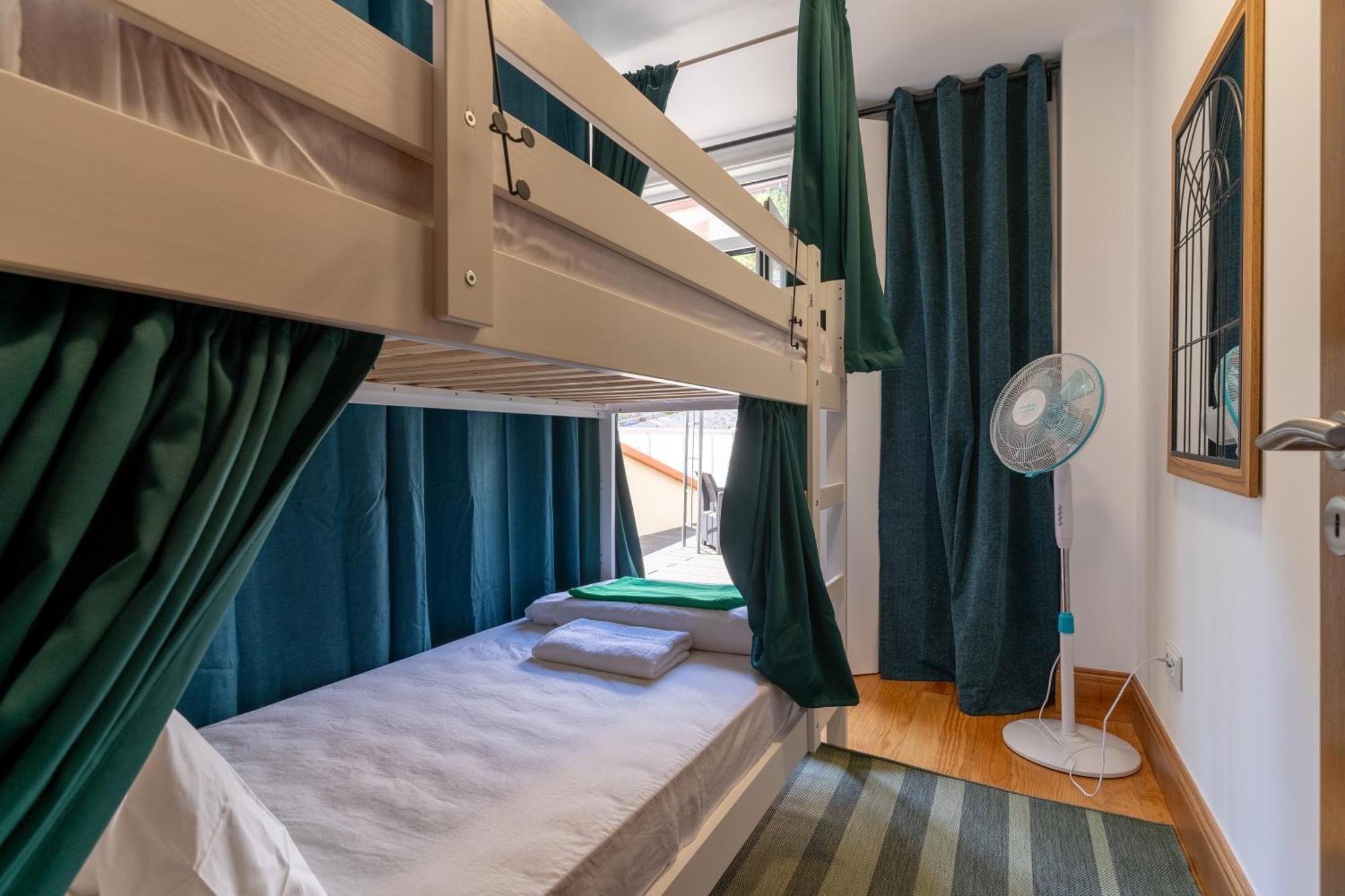 Cozy Nest Hostel Porto Exterior photo